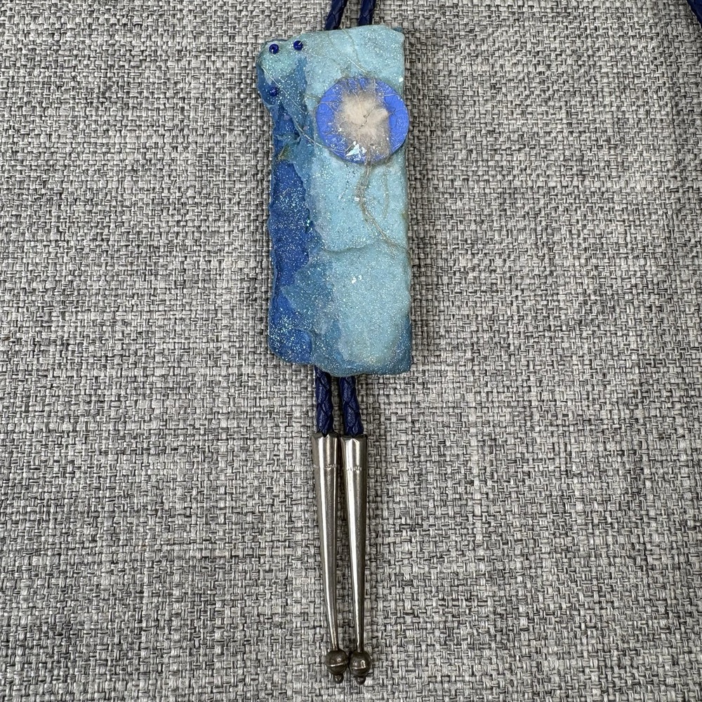 Vintage 1984 Signed Artisan Blue Mixed Media Abstract Resin Bolo Tie Silver Tips
